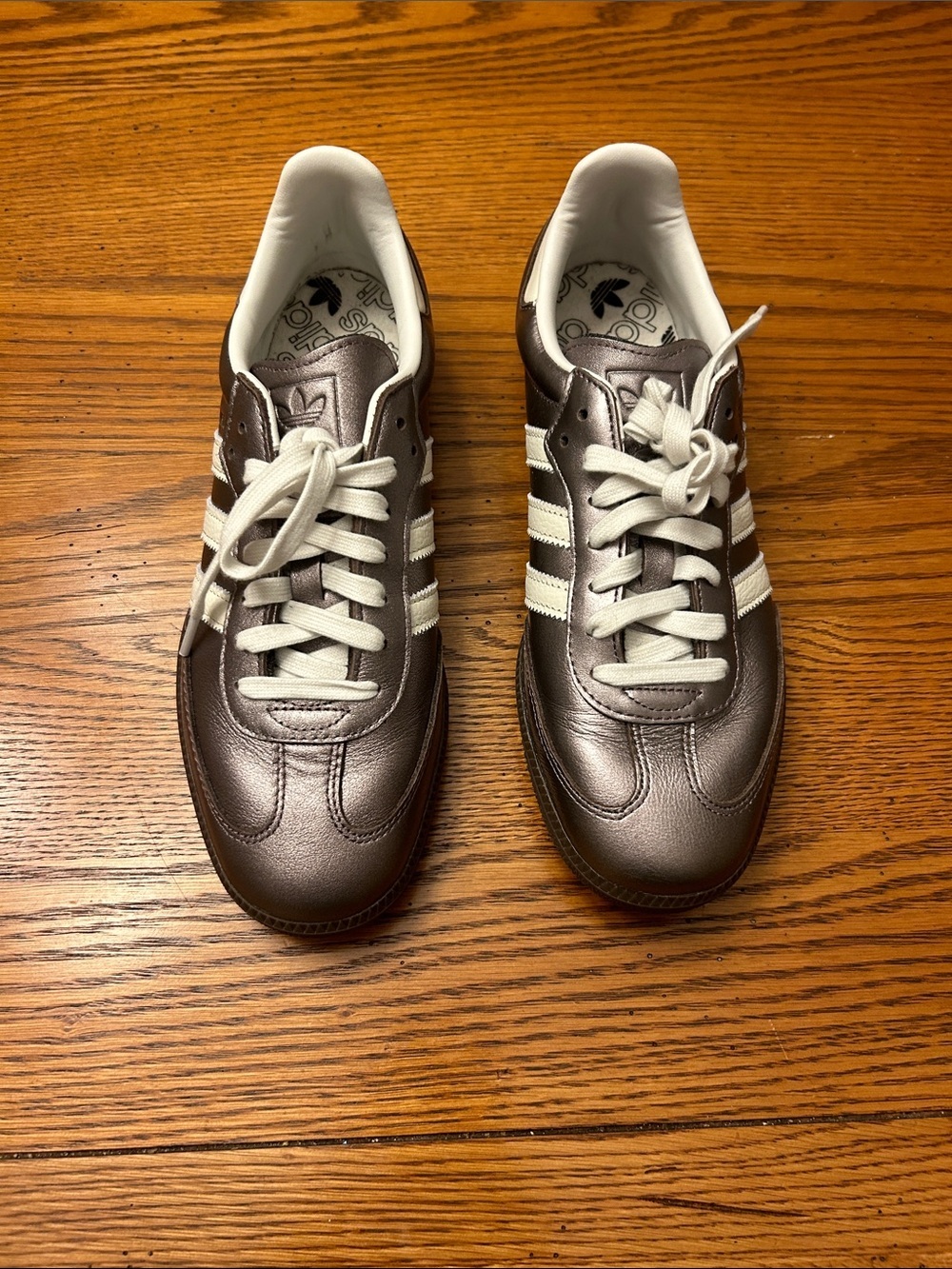 adidas Men’s Metallic Low-Top Sneakers with White Stripes/5